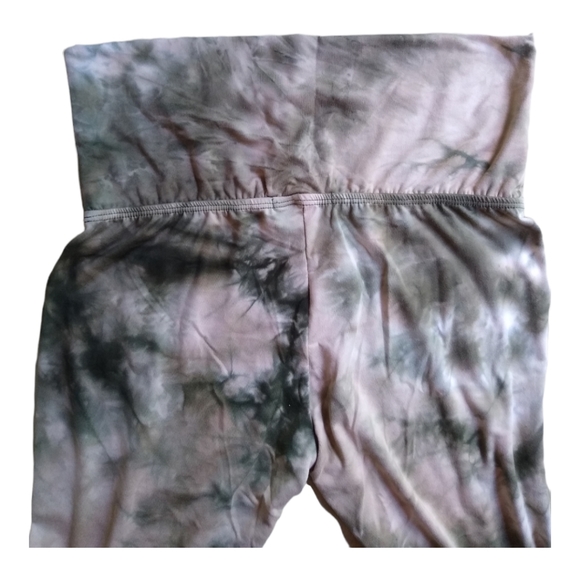 New! Olive & Cream Tie Dye Buttery Soft lightweight Bike Shorts - Picture 3 of 6